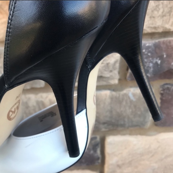 Michael Kors black and white ankle strap shoe, 9 - Picture 7 of 8